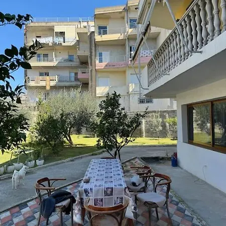 בית נופש Garden House Vlorë